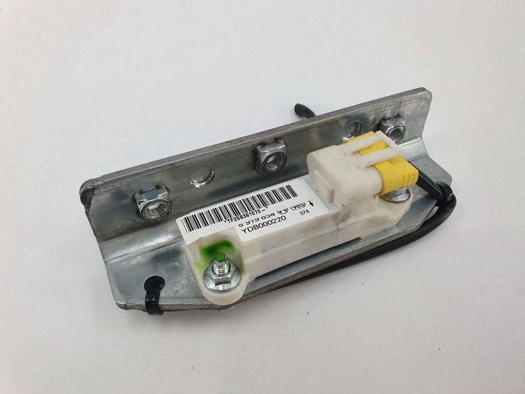 Drošības spilvenu trieciena sensors YDB000220