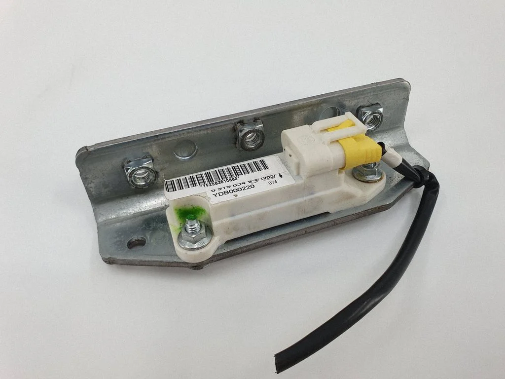 Drošības spilvenu trieciena sensors YDB000220