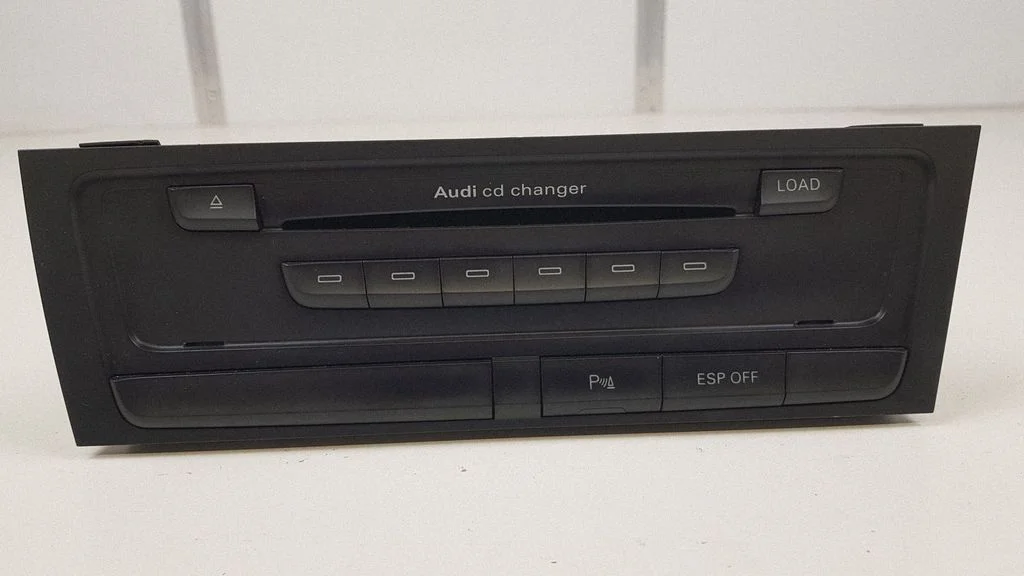 CD/DVD changer 8T2035110C