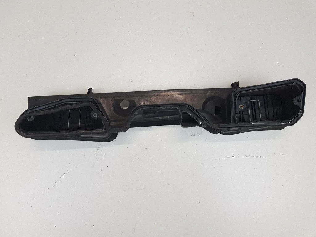 Air micro filter air duct channel part – BMW 7 Series E38 (1993-2001)