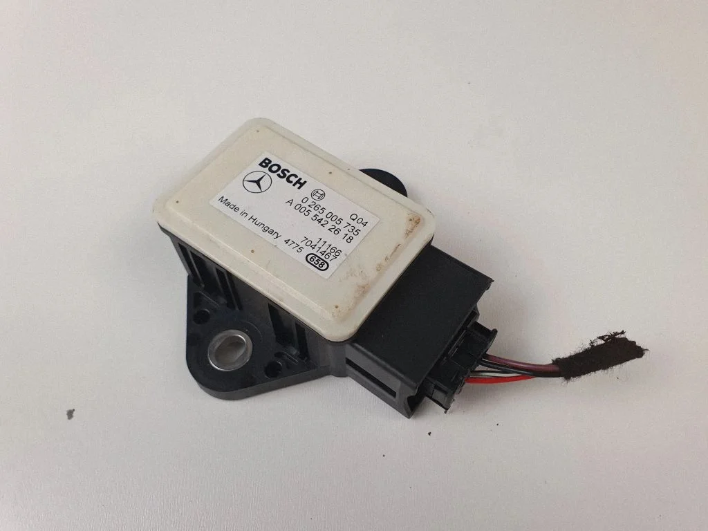 ESP (stabilitātes sistēmas) sensors (paātrinājuma sensors) – Mercedes-Benz E klase W212 (2009-2016)