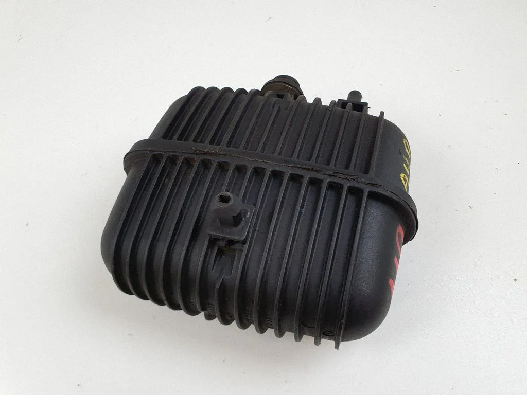 Vacuum air tank