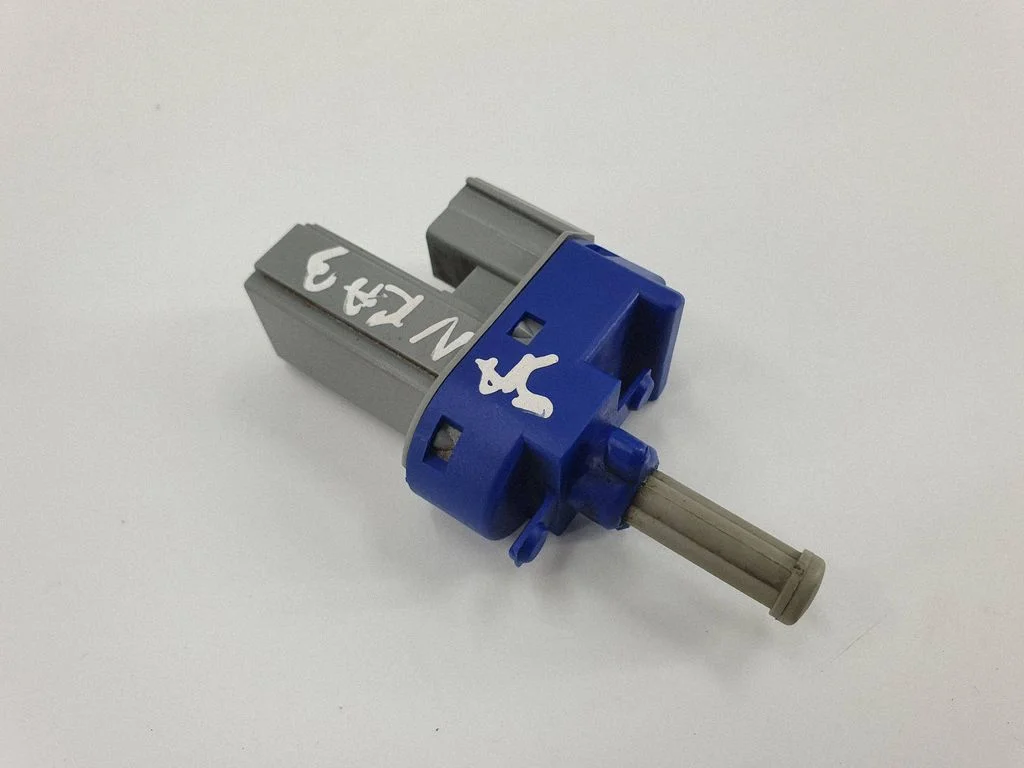 Clutch pedal sensor