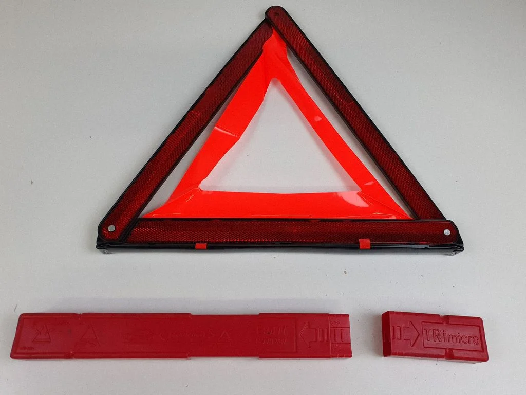 Emergency warning sign 6770487