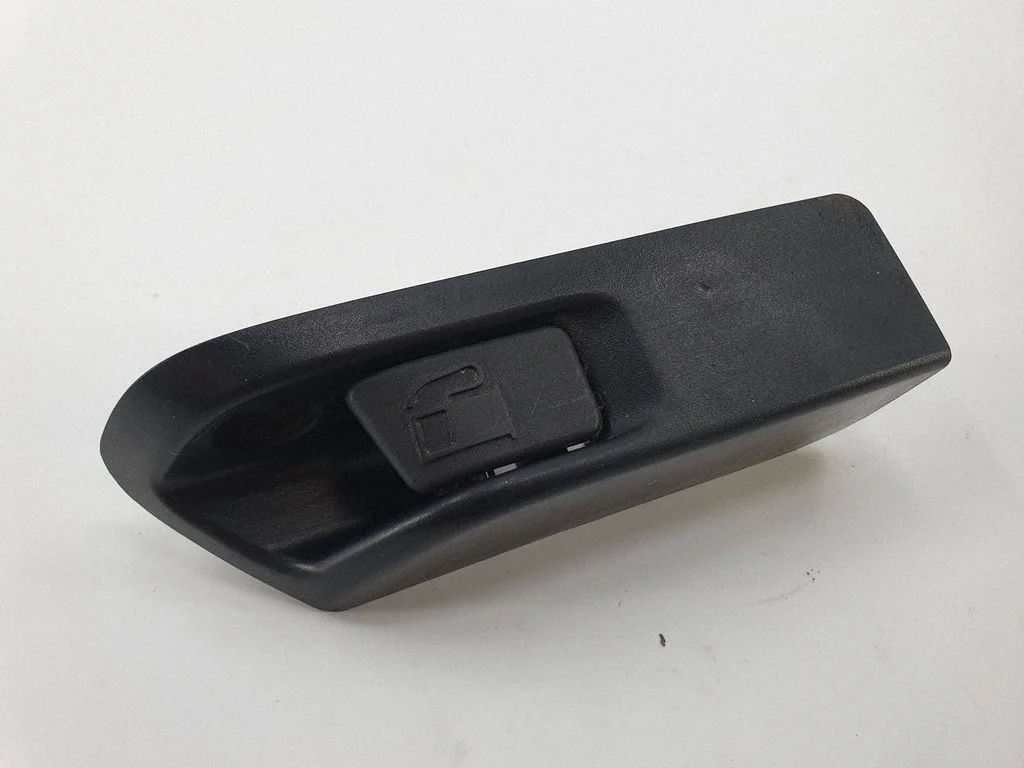 Fuel cap release pull handle – Toyota Auris E180 (2012-2018)