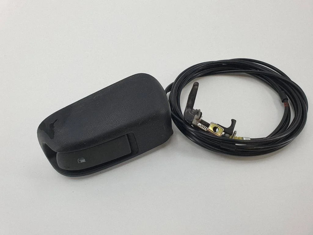 Fuel cap release pull handle – Mazda 3 I (2007-2008)