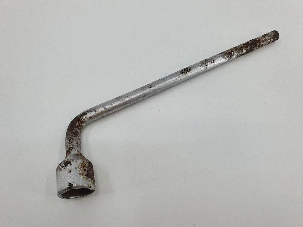Klucz do kół – Land Rover Range Rover L322 (2002-2012)