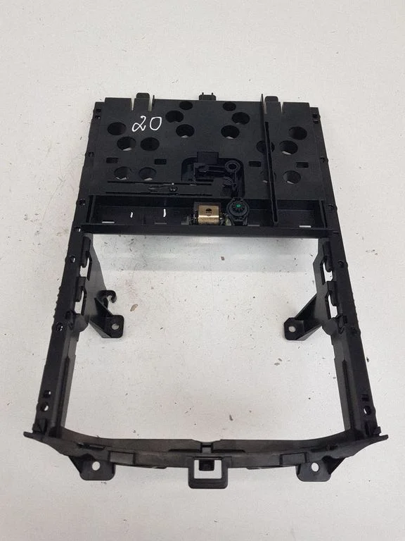 Radio/GPS head unit trim 9330629