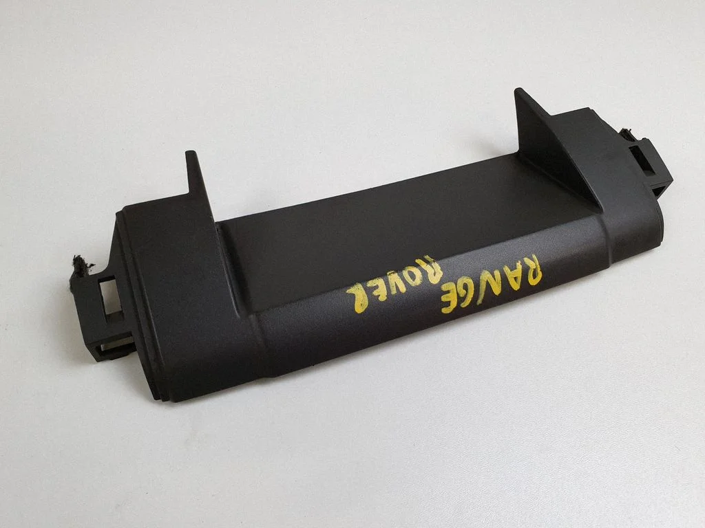 Radio/GPS head unit trim FAE500102
