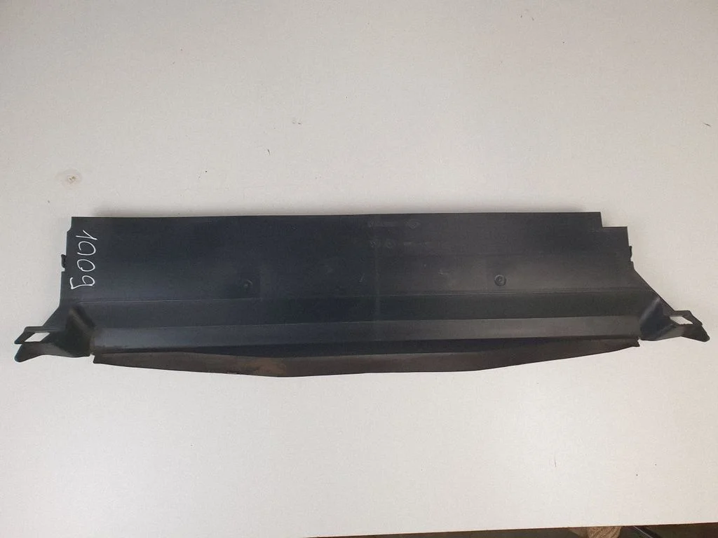 Radiator trim