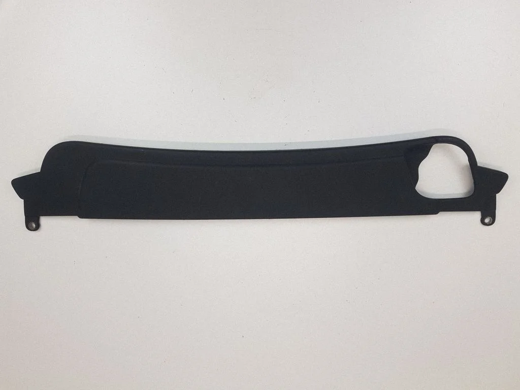 Radiator trim 7803340