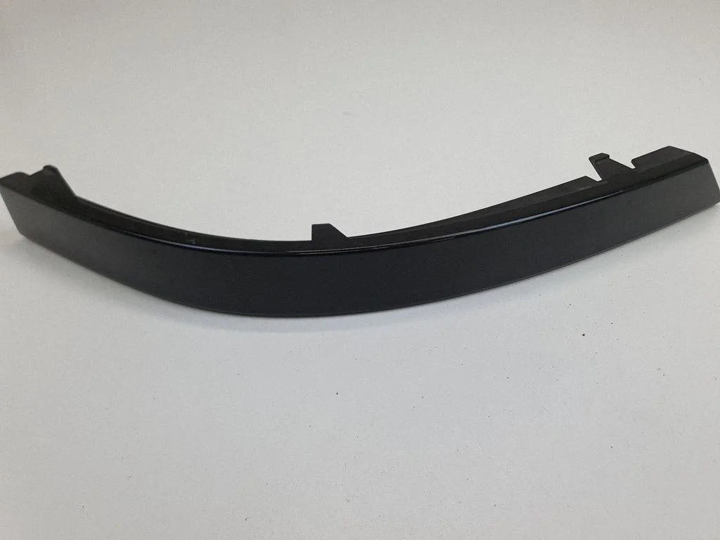 Rear bumper trim bar molding 7012287