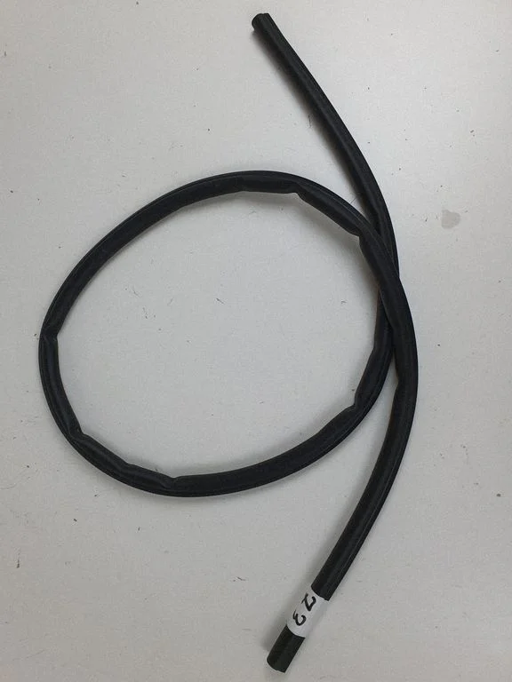 Rubber seal rear door – rear left