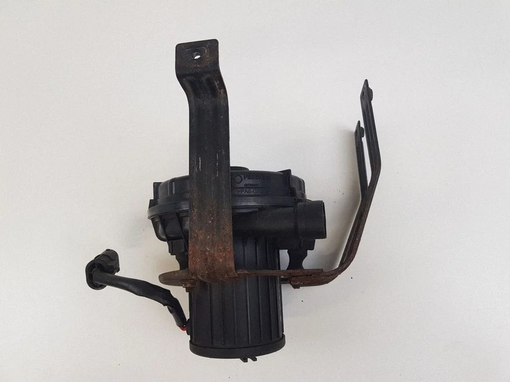 Pompa powietrza wtórnego – BMW Seria 7 E65 E66 (2001-2008)