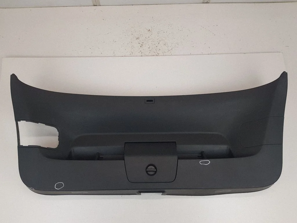 Listwa klapy bagażnika 5G6867605D – Volkswagen e-Golf (2014-)