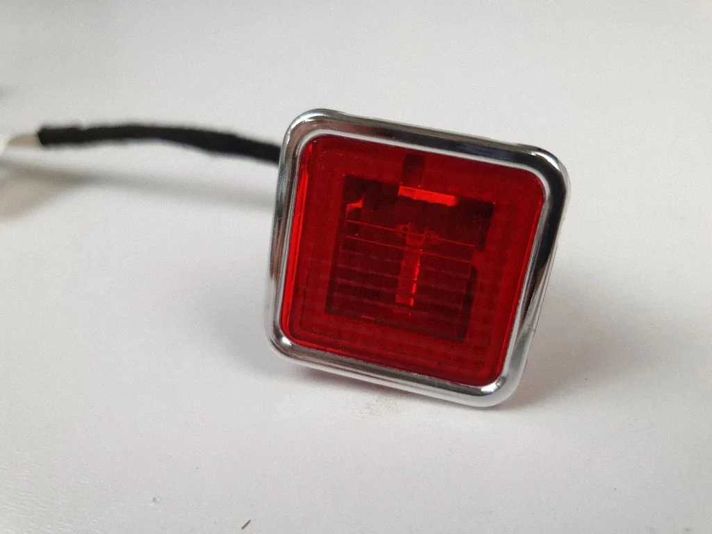 Rear door interior light – Volkswagen Phaeton (2002-2016)