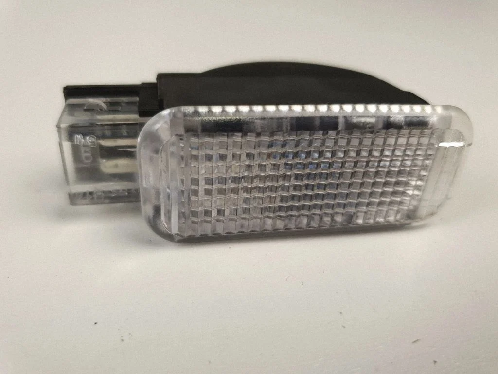 Front door interior light – Audi Q5 SQ5 8R (2008-2017)