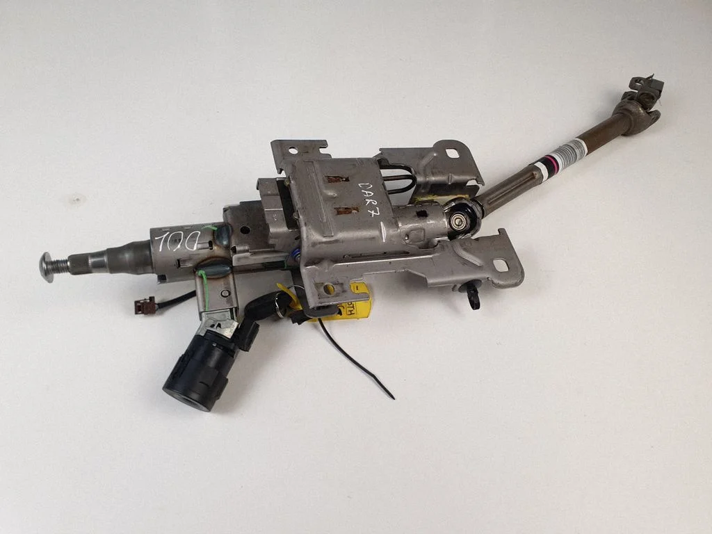 Steering wheel axle set