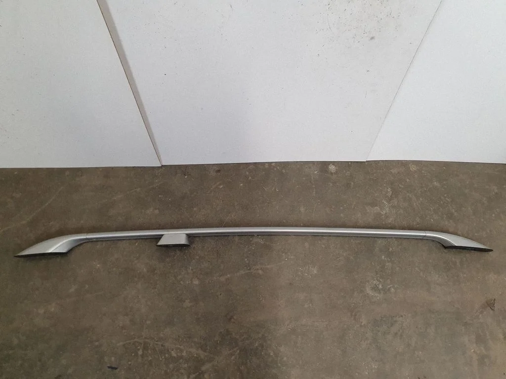 Roof bar rail – right