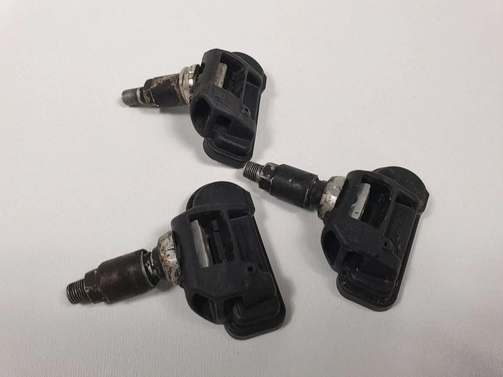 Tire pressure sensor A0009050030
