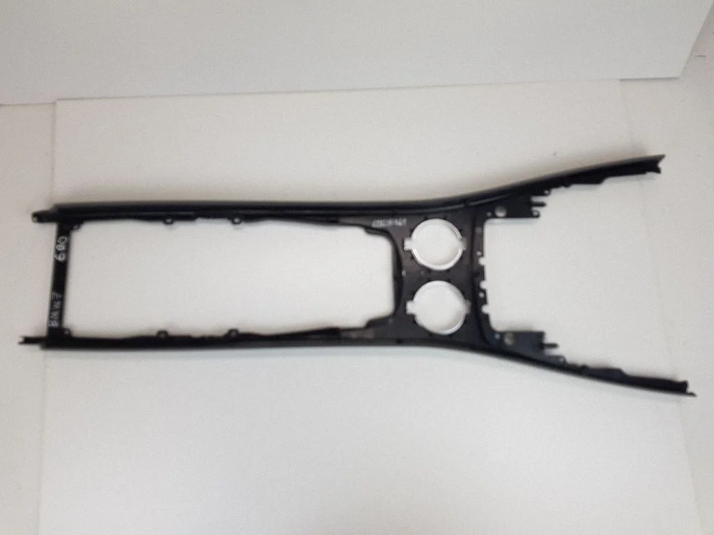 Other center console (tunnel) element – centre