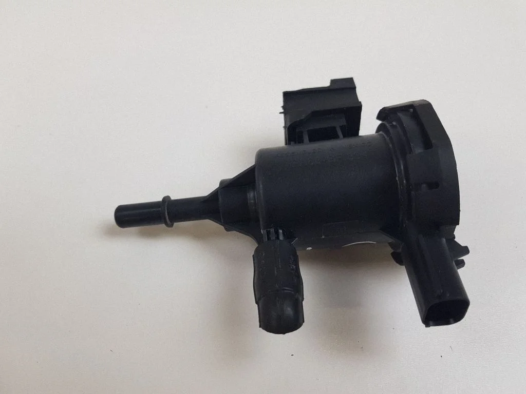 Fuel tank valve – Mercedes-Benz GLA-Class W156 X156 (2013-2019)