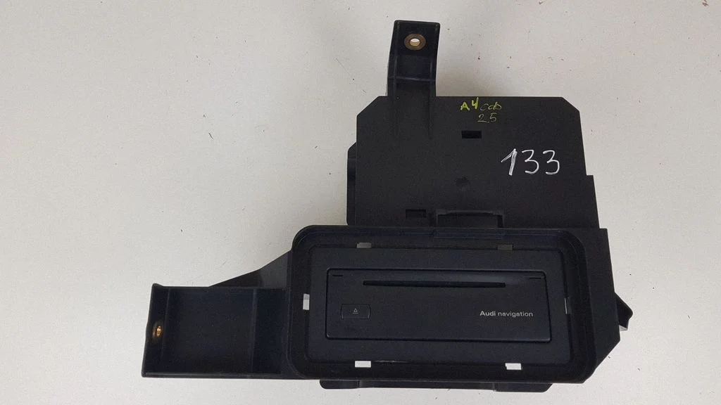 Napęd CD/DVD nawigacji – Audi A4 S4 B6 8E 8H (2001-2005)