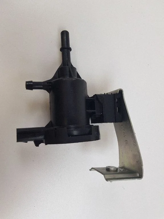 Fuel tank valve – Mercedes-Benz GLA-Class W156 X156 (2013-2019)