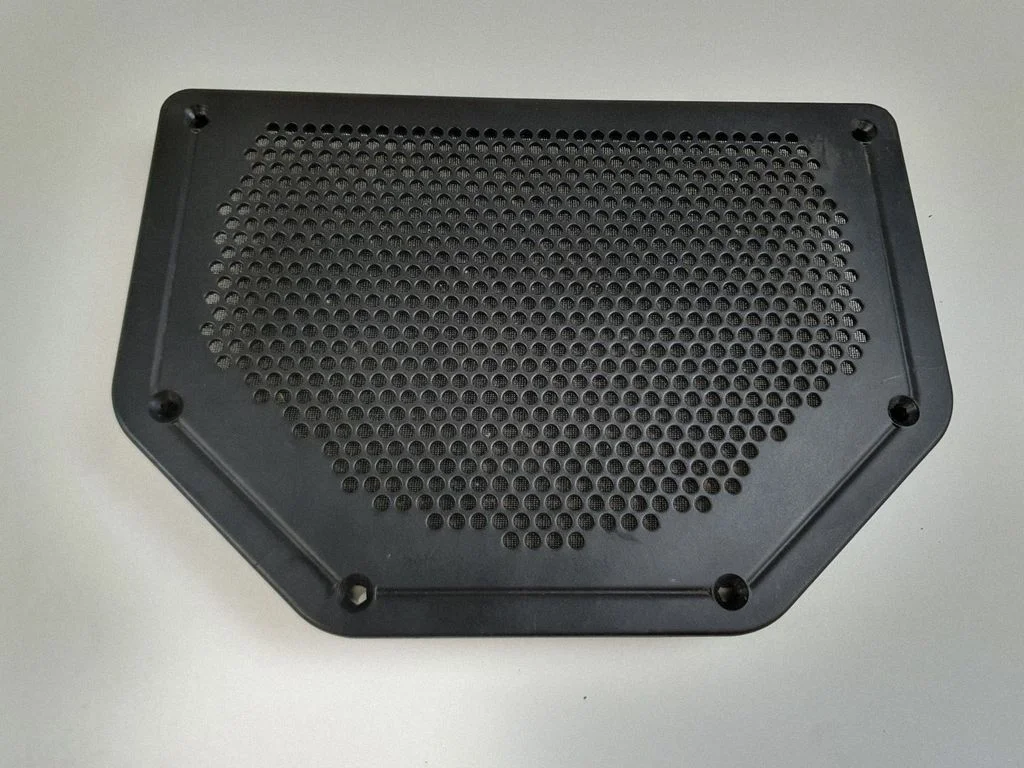 Subwoofer grill/trim – BMW 1 Series E81 E87 (2004-2011)