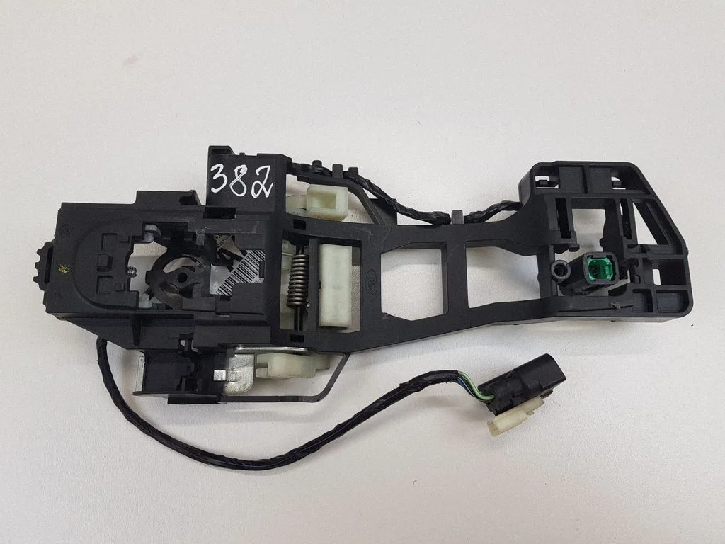 Priekšējā ārējā atvēršanas roktura turētājs/ kronšteins BV6T14F302AAE