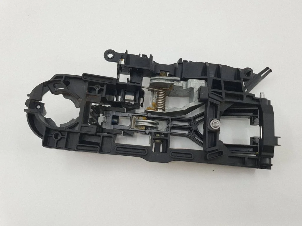 Rear door exterior handle/bracket – BMW 5 Series F10 F11 (2009-2016)
