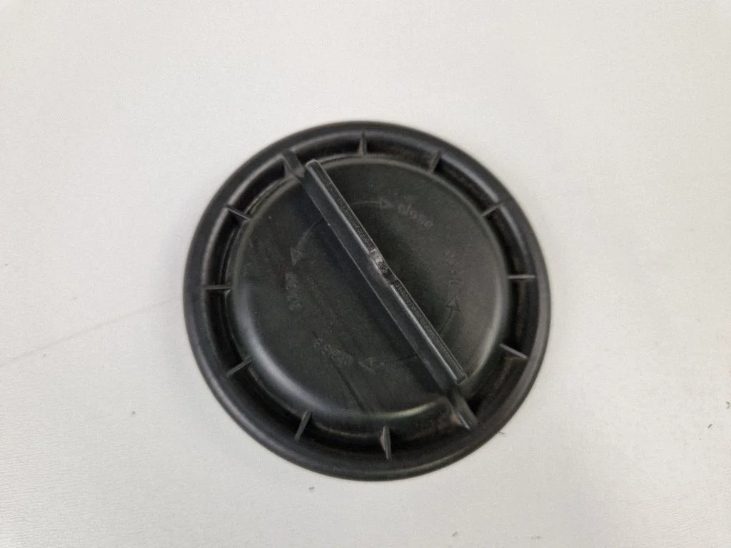 Headlight/headlamp dust cover