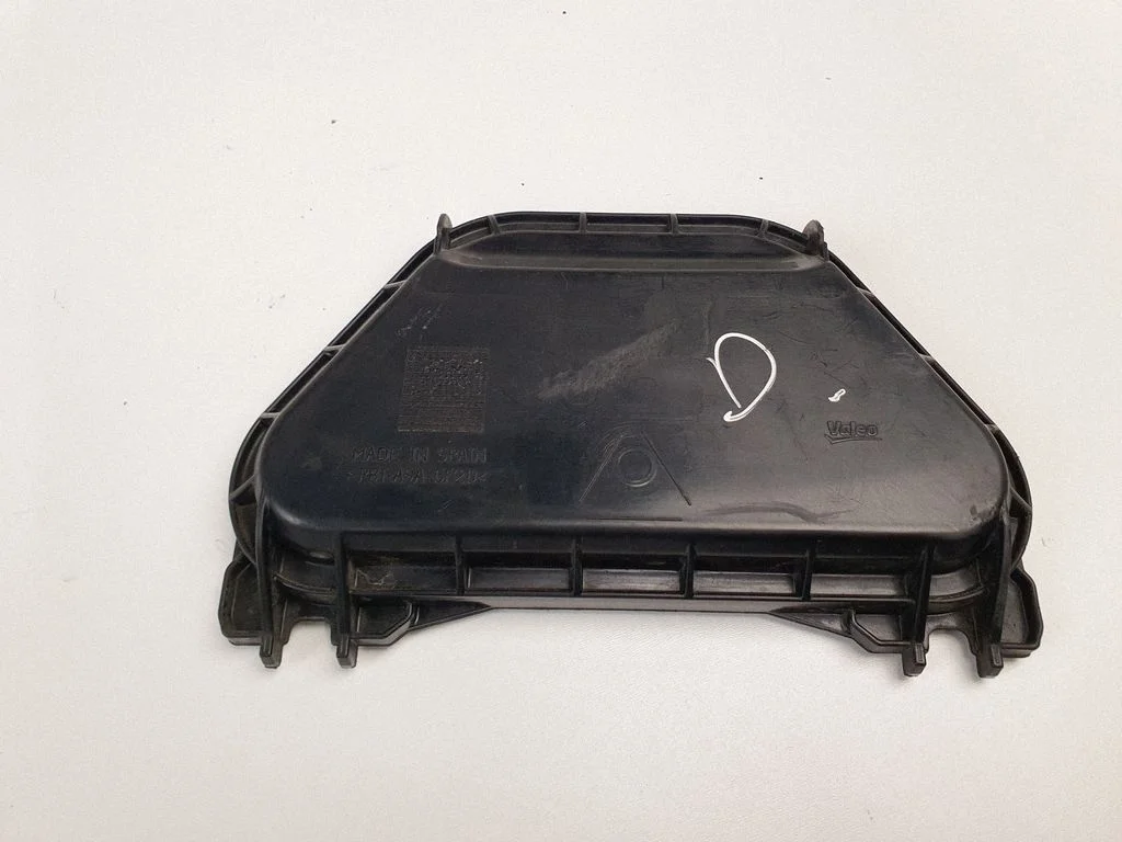 Headlight/headlamp dust cover