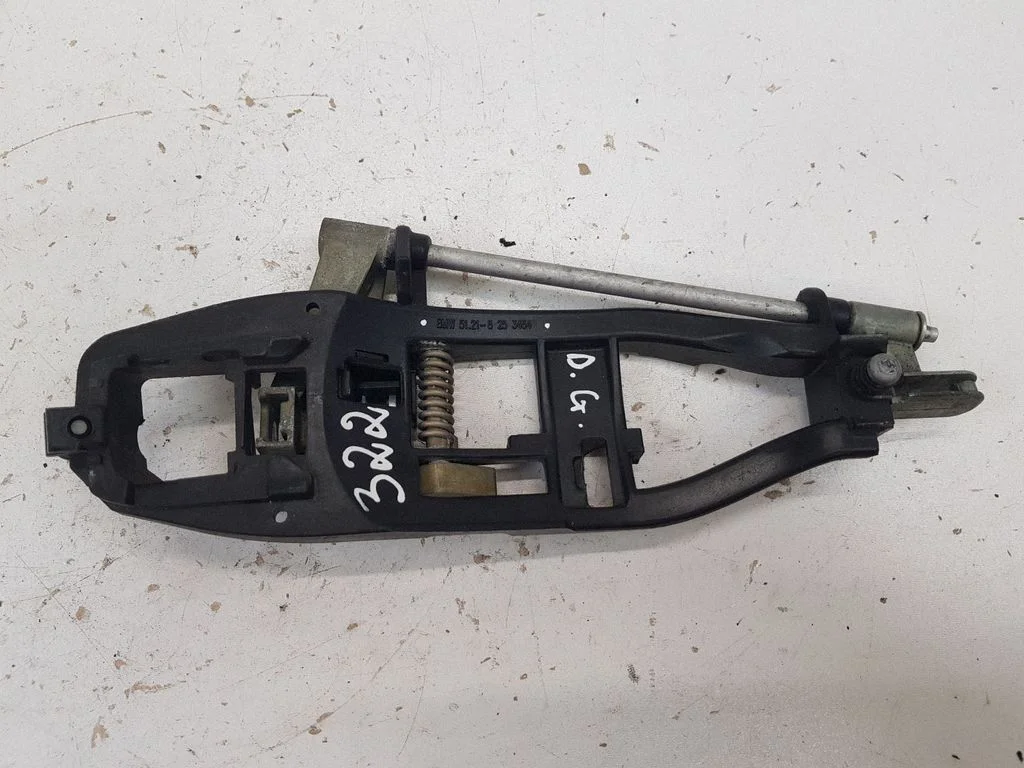 Rear door exterior handle/bracket – BMW 3 Series E46 (1998-2005)