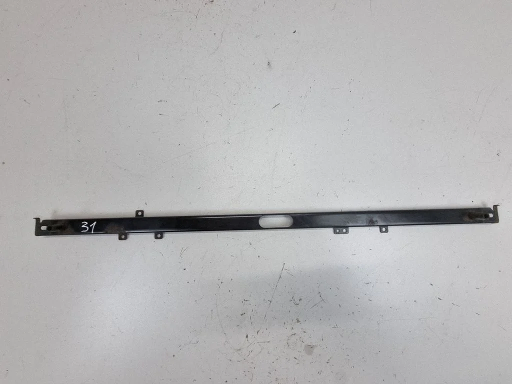 Radiator mount bracket BJ328B359AB