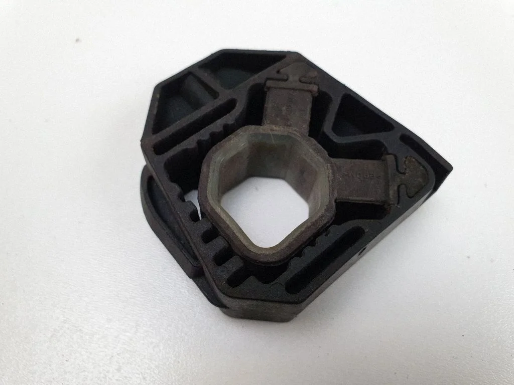 Radiator mount bracket 1Z0121367B
