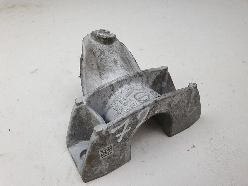 Sway bar bush bracket, front – BMW 5 Series G30 G31 G38 (2016-)