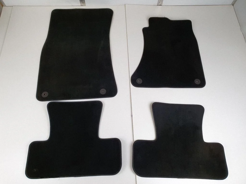 Car floor mat set 8R0864450