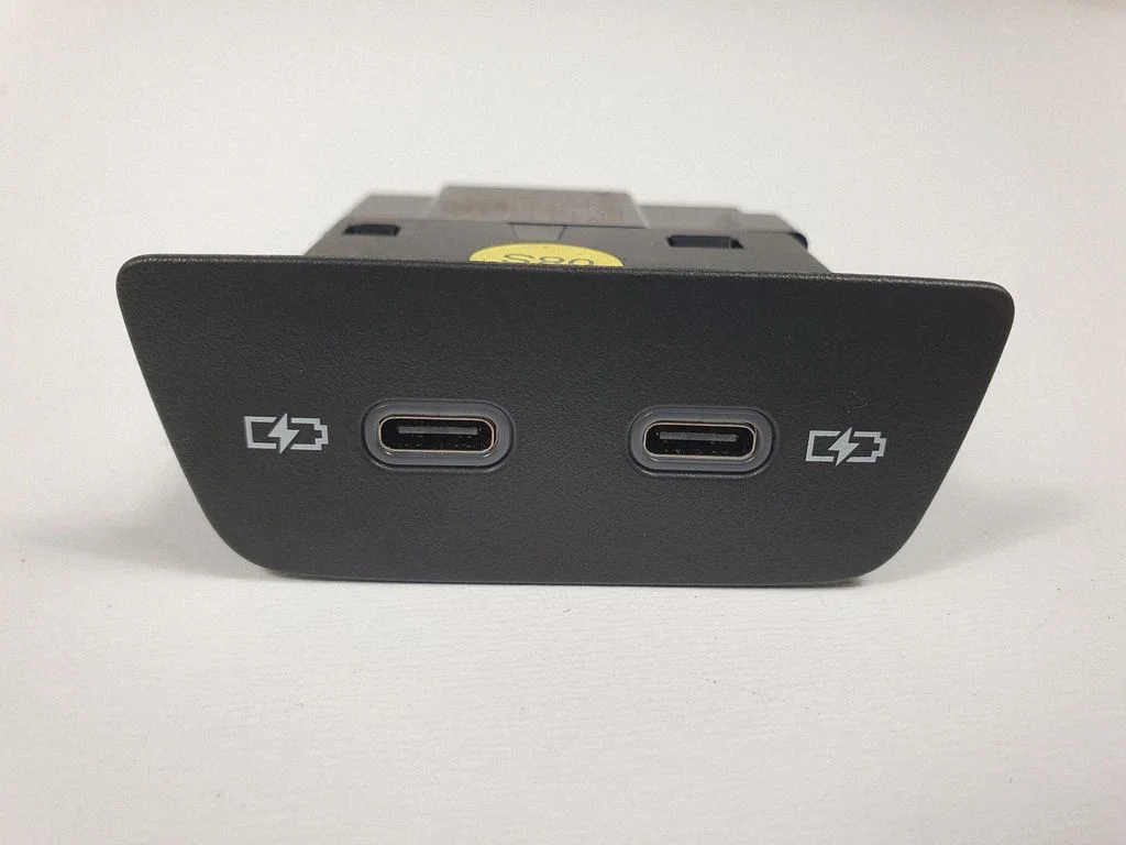 Gniazdo USB 2G6035718