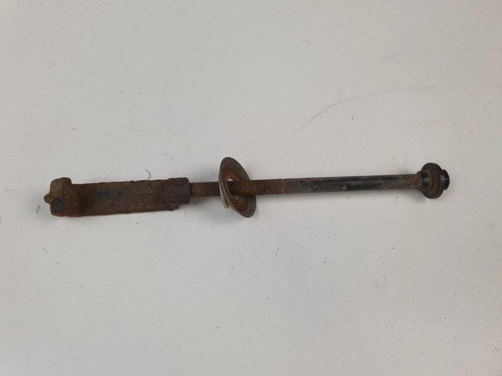 Spare wheel bolt