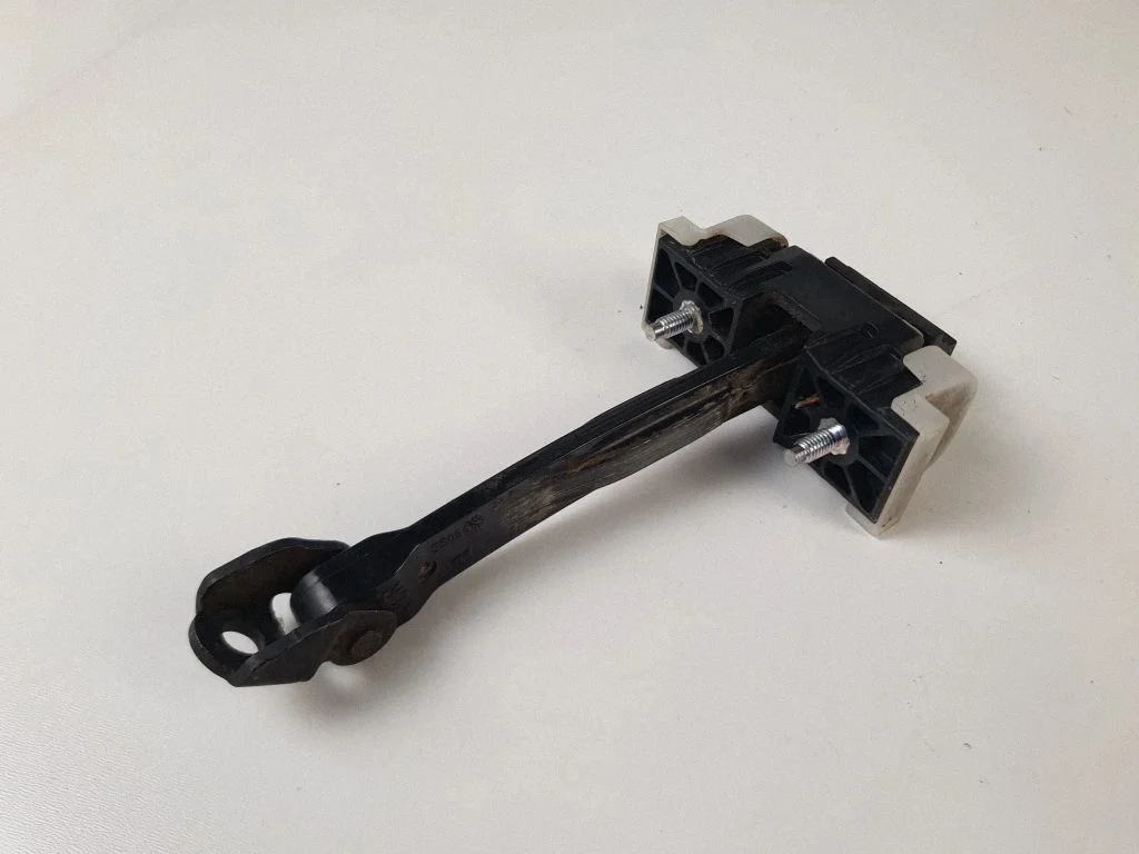 Rear door sensor – Opel Insignia A (2008-2017)
