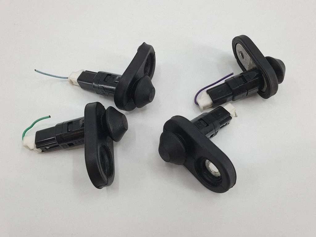 Laadimisukse avamise/ sulgemise andur – Toyota Auris E180 (2012-2018)