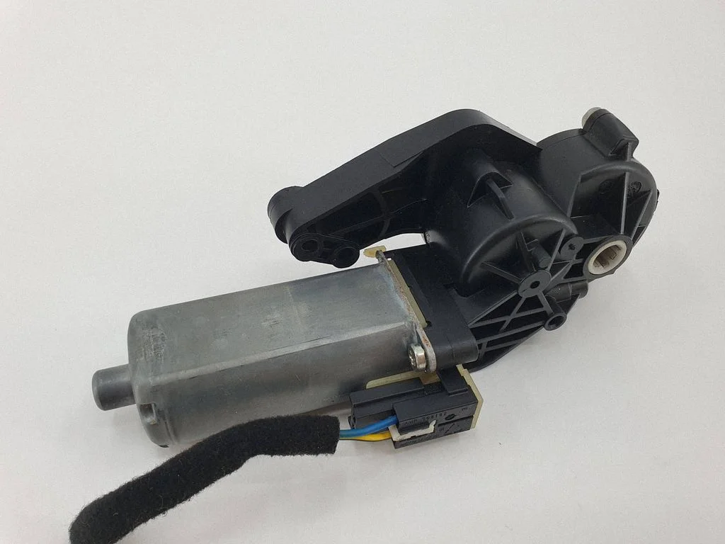 Seat adjustment motor JCI2294593