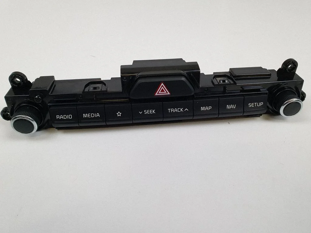 Head unit multimedia control D996568020