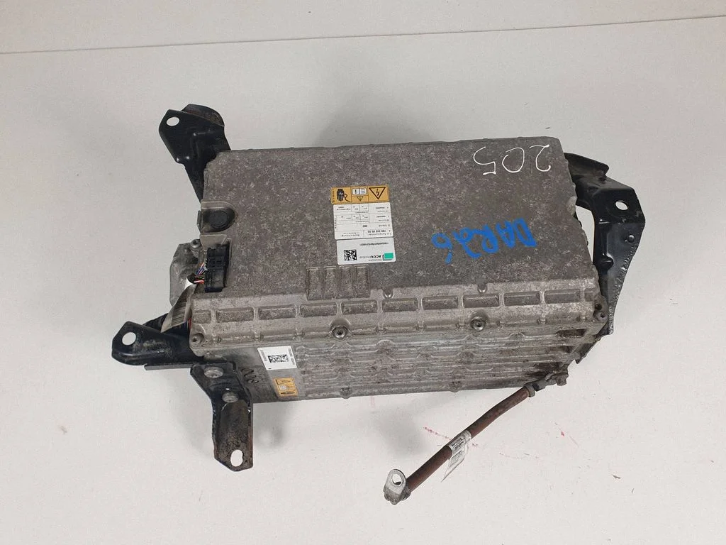 Hübriid-/elektriauto aku – Mercedes-Benz C-klass W205 (2014-2021)
