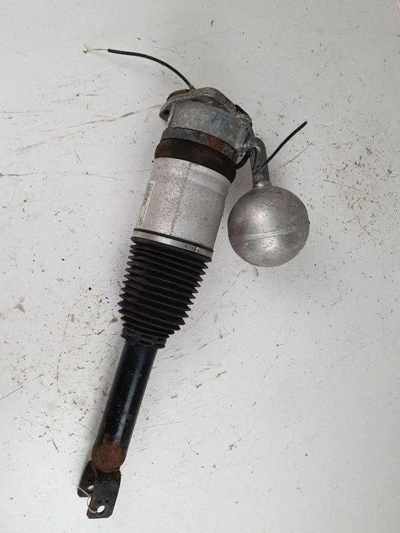 Air suspension rear shock absorber – Volkswagen Phaeton (2002-2016)