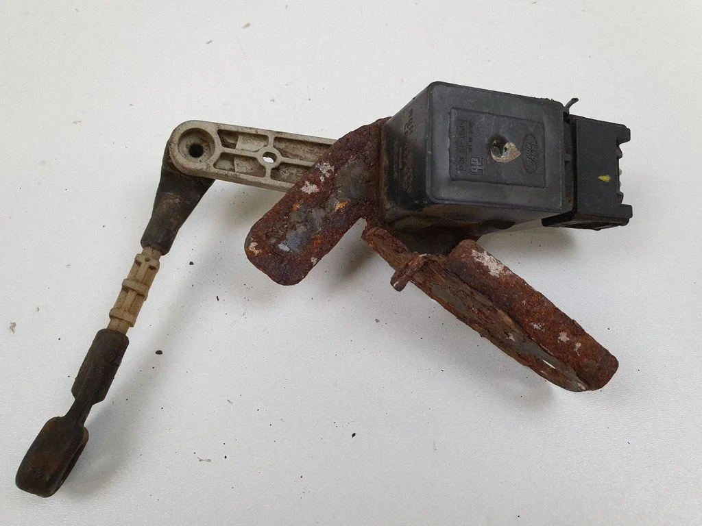 Eesmise vedrustuse kõrgusandur – Land Rover Range Rover Sport L320 (2005-2013)