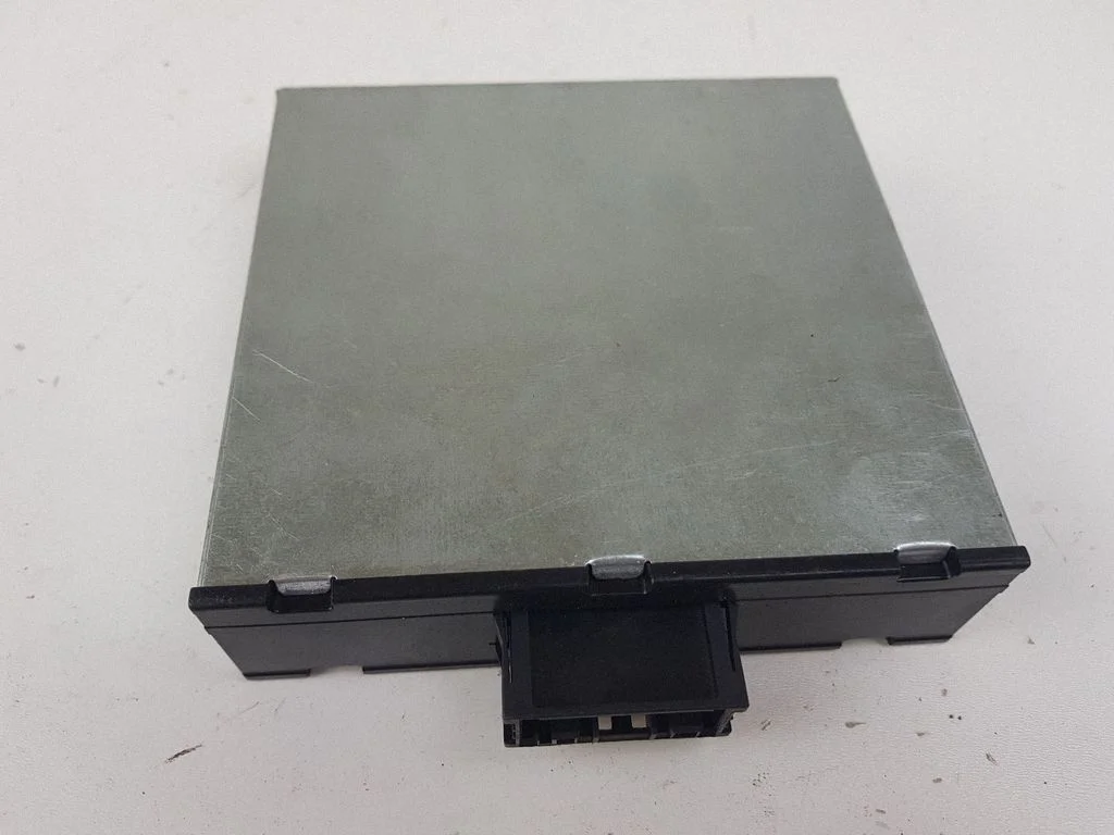 Voltage converter inverter – BMW 3 Series E90 E91 (2005-2012)