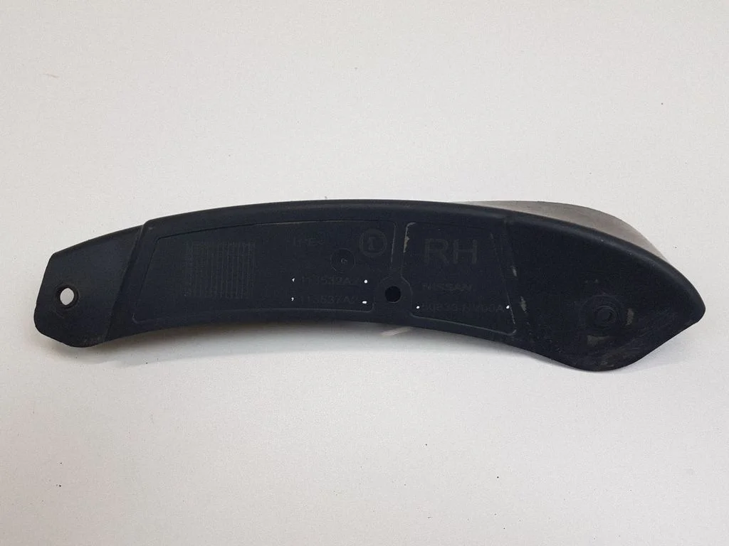 Esistange nurgaosa – Nissan Qashqai (2016-2021)