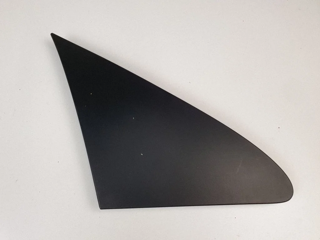 Windshield trim 1400953177